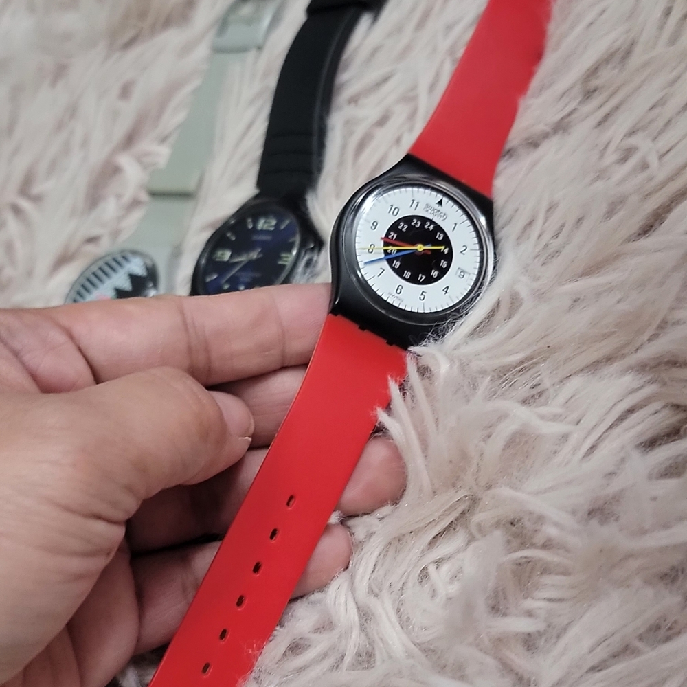 ๐2 Swatch 1984 and Casio Watche Working with Battery - Picture 8 of 17